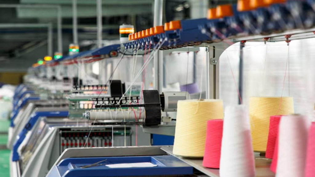 Indian fashion retailers, like Arvind Fashions and Trent, are moving to monthly collections, following global brands like Zara and Uniqlo. (Image Source: Freepik)