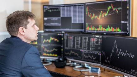 opinion trading, SEBI warning, prediction market, Probo, MPL Opinio, PlayerzPot, SEBI regulations
