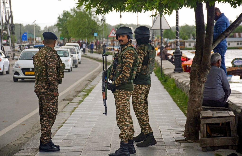 Massive security op launched in Kashmir's Kathua, three suspected terrorists spotted (Representational image/PTI)