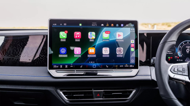 Volkswagen Tiguan R Line touchscreen