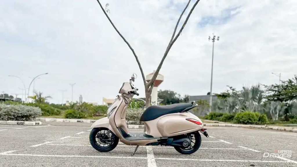 bajaj chetak ev sales