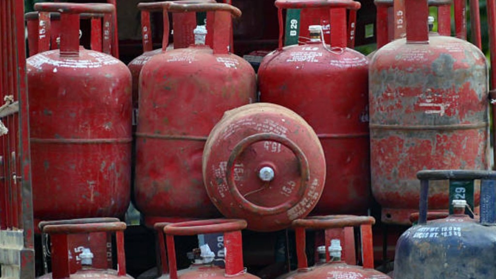 OMCs, LPG, LPG consumption, imports, LPG price hike, oil marketing companies, US imports, procurement costs, subsidy, PMUY beneficiaries, sourcing