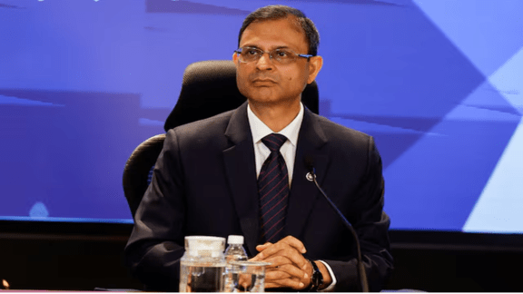 RBI, shareholding norms, banks, banking sector, Sanjay Malhotra, Sumitomo Mitsui, Yes Bank, foreign direct investment, private banks, acquisition deal, IndusInd Bank, trade uncertainties, economy