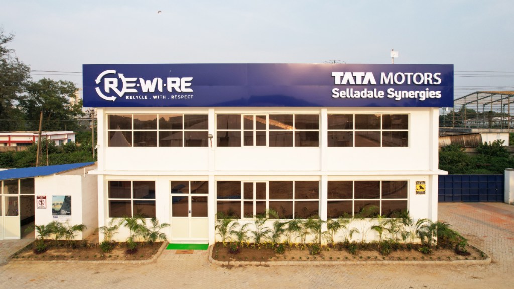 Tata-Motors-Inaugurates-Advanced-Vehicle-Scrapping-Facility-in-Kolkata