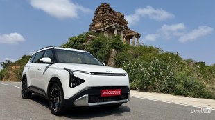 kia carens clavis review