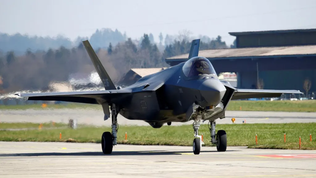 british fighter jet f35