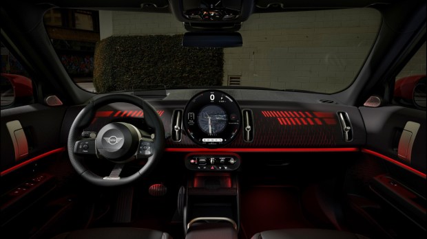MINI Countryman E JCW interiors