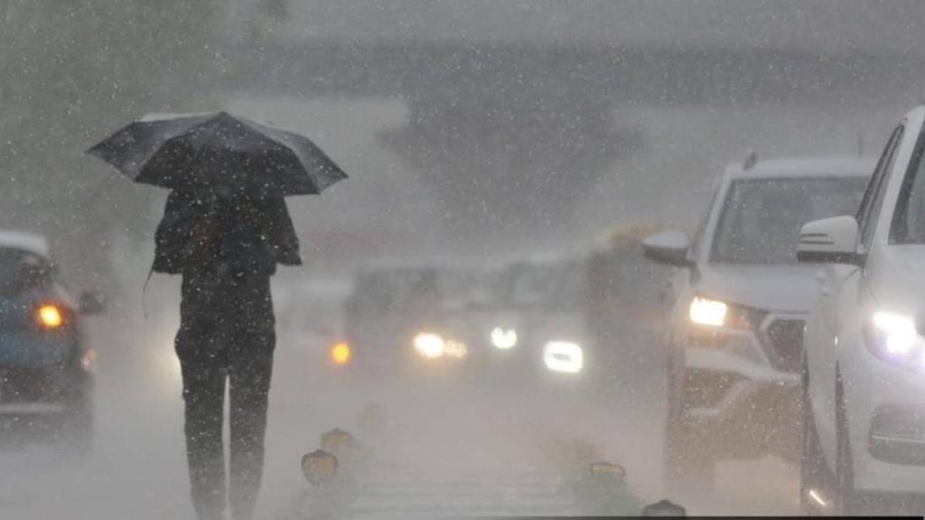 delhi rains, rains in noida, weather in delhi, weather in noida, weather in gurugram, weather report, weather news
