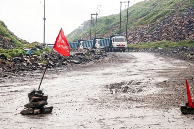 Vehicles were stopped in Dhanbad on Wednesday due to the 'Bharat Bandh' (nationwide general strike) called by a forum of 10 central trade unions and their associates. (Image Source: ANI)
