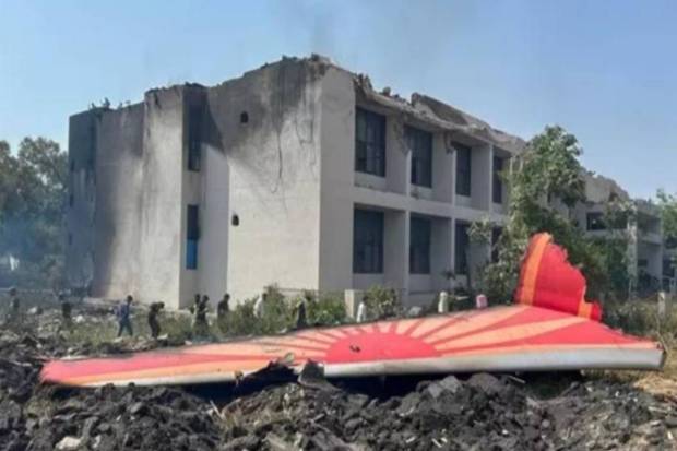The vertical stabilizer was detached from the fuselage and was retrieved from 200 feet from the point of impact. (Photo source: AAIB)