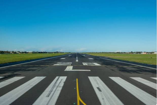 8:07:37 GMT: The aircraft starts to take off from the runway.(Photo source: Canva)