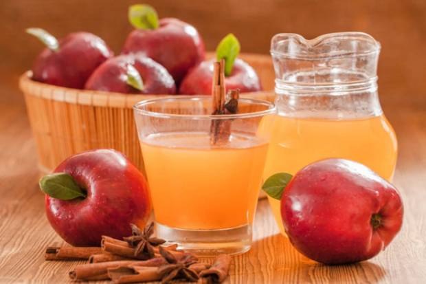 Apple cider vinegar drink: This drink aids in breaking down foods and in balancing stomach acid. (Photo source: Canva)