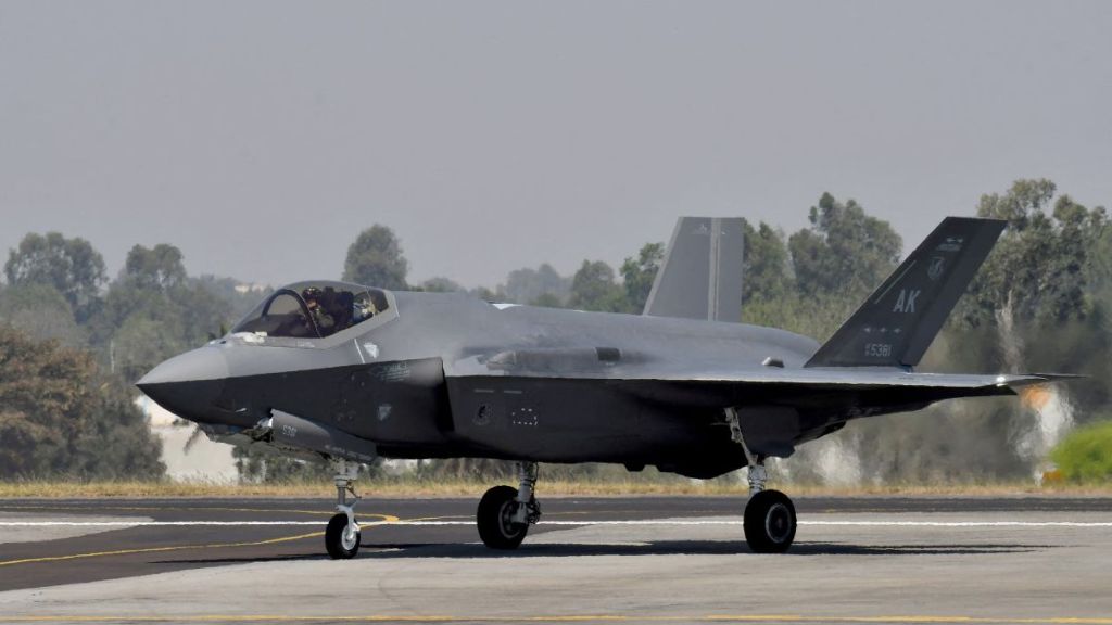 f35 jet crash california