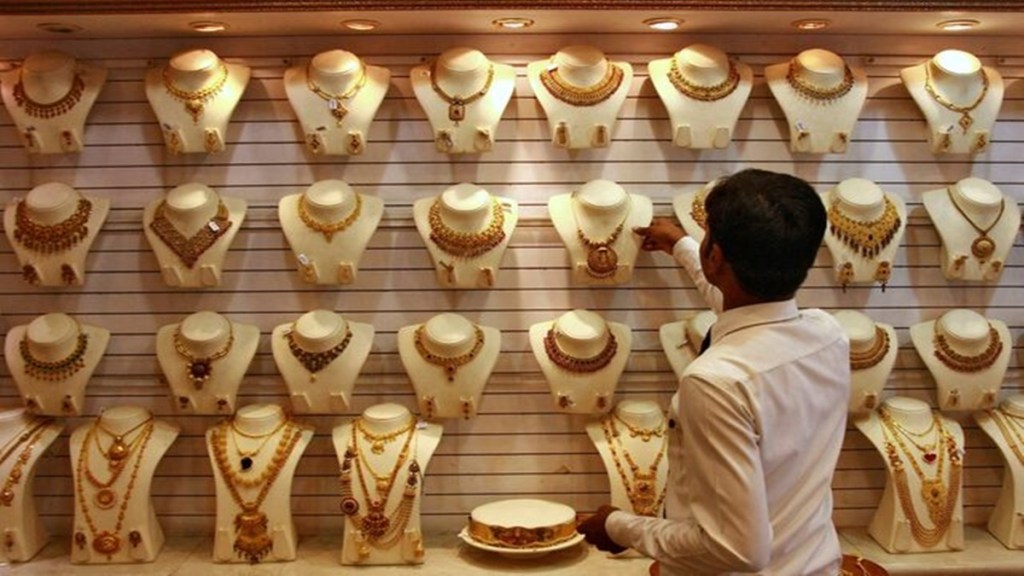 Titan & Kalyan Jewellers Report Robust Q1 FY26 Sales Growth Amid Gold Volatility / Representational Photo (Image Source: Reuters)