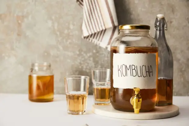 Kombucha: This is fermented tea and is full of antioxidants that help a healthy gut. Photo source: Canva)