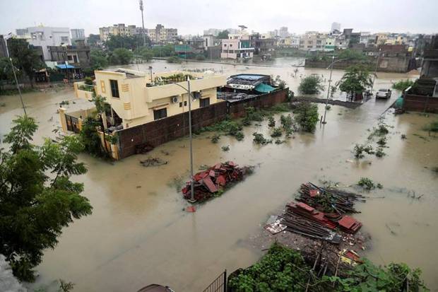 Urban areas in Madhya Pradesh, including Jabalpur and Bhopal, saw clogged roads and public transport was delayed because of continued downpours since July 9. (Photo source: ANI)