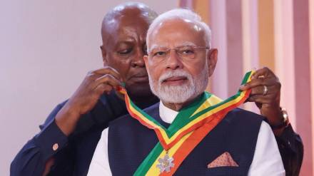पीएम मोदी को घाना का राष्ट्रीय सम्मान 'ऑफिसर ऑफ द ऑर्डर ऑफ द स्टार' प्रदान किया गया।