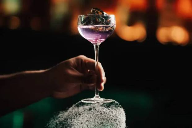 Soka of Bengaluru has been chosen for Rank 28 and is also a first-time entrant in the list. This bar is known for celebrating the city’s street culture. Cocktails here are made by using local ingredients. Photo source: Instagram/@Soka)