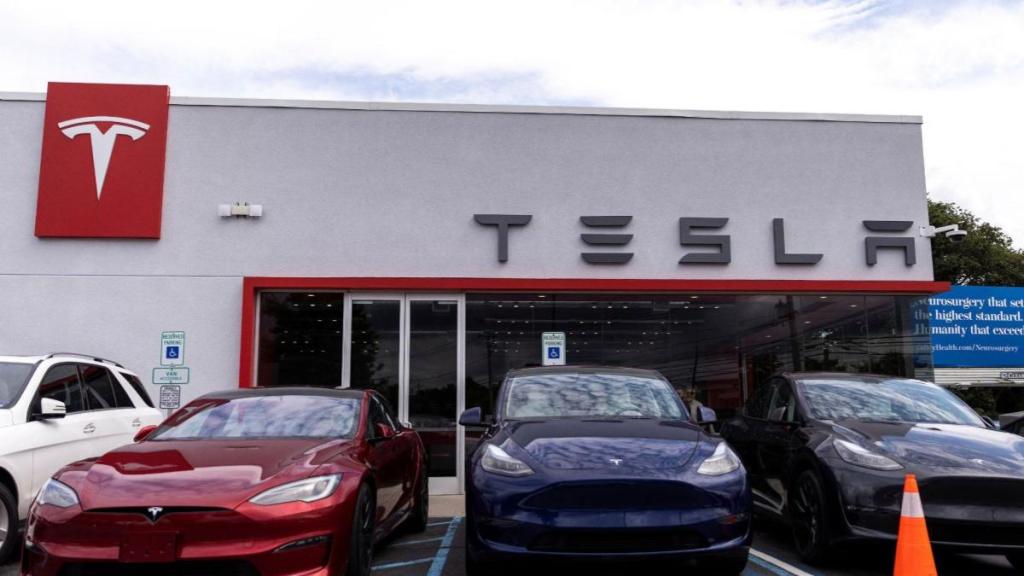 tesla india, tesla mumbai showroom, mumbai experience centre, tesla in india, elon musk tesla, tesla car