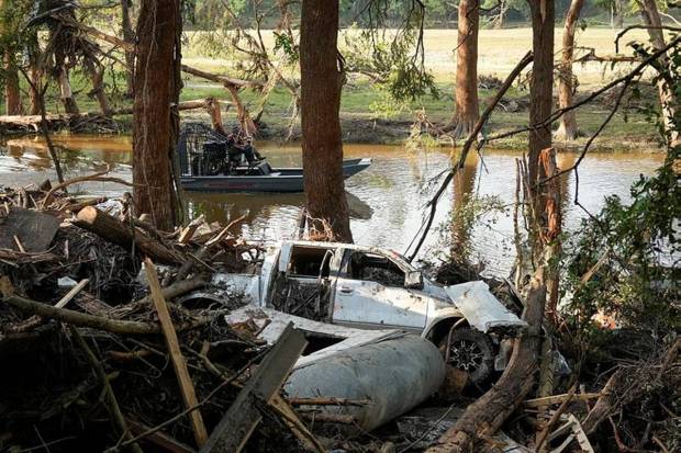  Singer Pat Green has revealed that his four family members have been swept away in Kerrville. Their fate remains unclear till now. (Photo source: AP)