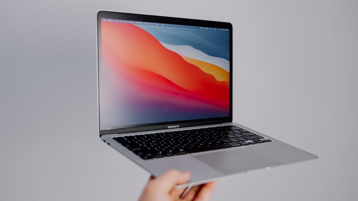 Apple MacBook Air M1 at Rs 54,990 in Amazon Prime Day Sale