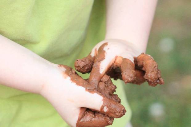 Children with unusual cravings like eating mud may be due to zinc and iron deficiency. (Photo source: Canva)