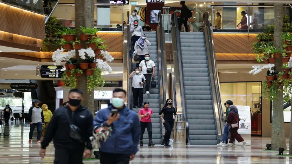 Global Luxury Market Nears Flat Growth in 2025 as UHNIs Become New Engine, Aspirationals Recede. (Image Source: Reuters)