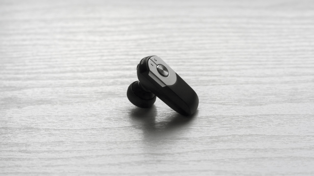 Tech gadgets: Trendy and practical gifts like wireless earbuds, smartwatches, portable speakers, smart rings or a desk lamp with a USB charger are some of the most popular choices for this festive season. These thoughtful presents can be used by your siblings on an almost daily basis. (Image souce: Pixabay)