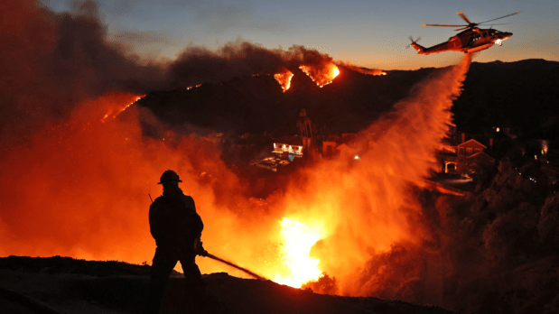 Potential challenges: The National Weather Service further predicted the gust to reach speeds of 25mph (40km/h) in the fire area marking difficulty for the firefighters. Additionally, the agency warned that a heatwave could exacerbate fire risks later this week, with temperatures to rise above 38 °C from Wednesday. (Photo Source: Associated Press)