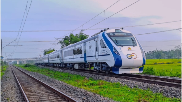  Howrah–Patna–Howrah Vande Bharat Express: Linking the cultural heartlands of West Bengal and Bihar, this train offers swift and smooth travel, maintaining 130 kmph throughout its journey. (Photo Source: PTI)