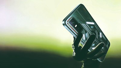 Performs well in gaming