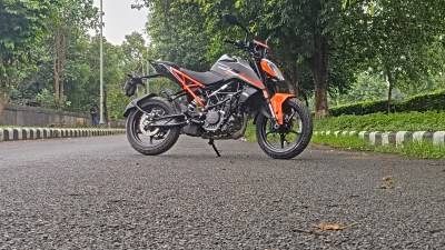 KTM Duke 160 first ride review: Different character in same attire