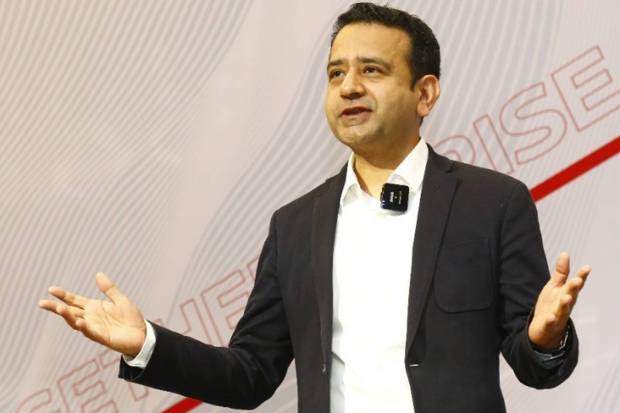 Mohit Joshi: (Tech Mahindra)-Rs 53.9 crore: Joshi, with a stable beginning in his first year as CEO, has made an entry in the A-list Rs 50 crore club. (Photo source: LinkedIn)