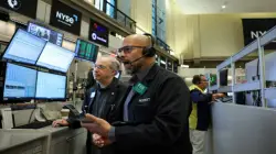 US Stocks| Wall Street slips as traders eye Fed policy, Nvidia earnings