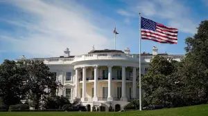 Watch: Mysterious black bag thrown out of White House window amid Trump health debate, netizens claim 'area under lockdown'
