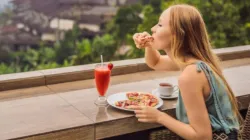 Dietitians share 10 easy tips on how to enjoy your travel without ruining your diet