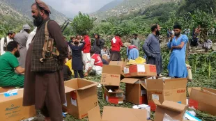 Rescuers ignore Afghan women buried in rubble after earthquakes - 'Felt like they were invisible' (Photo: AP)