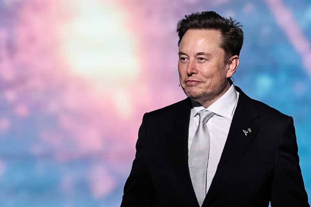 To understand the scale of this move, it is worth comparing Musk’s proposed award with what other American corporate leaders are earning. According to data compiled by company filings, LSEG data, Reuters, from Satya Nadella,Tim Cook to Warren Buffett, here’s a list of CEO pay, stock performance, and market value at some of the world’s biggest firms. (Photo source: Reuters)