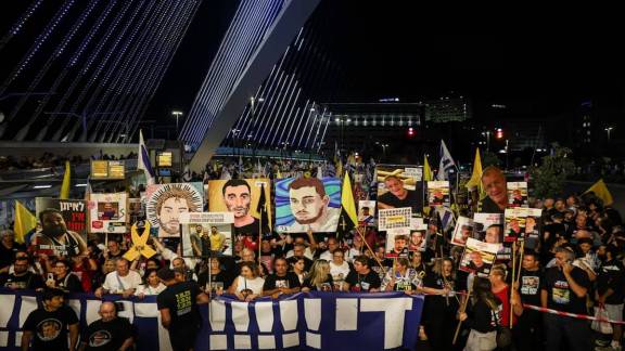 Israelis urge Trump to end Gaza war