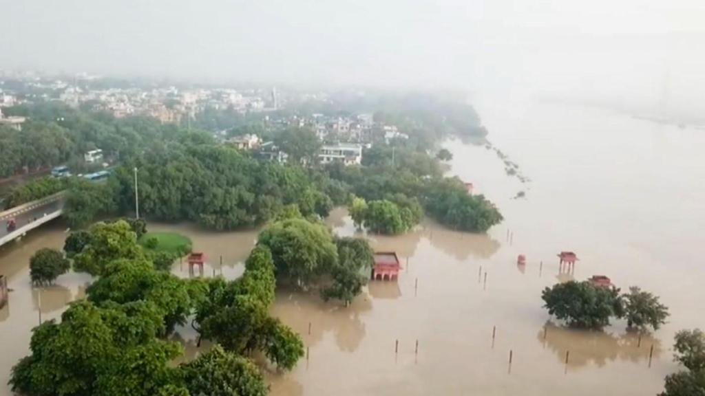 kashmere gate water video, kashmere gate video, delhi rains, rains in delhi, yamuna in delhi, delhi yamuna level