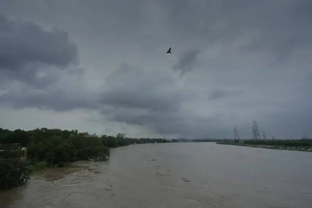 The Yamuna River has crossed 207m, breaching the danger level. (Photo source: AP)