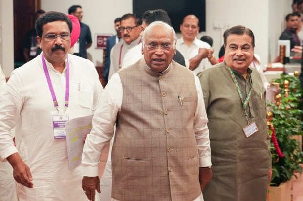 Union Minister Nitin Gadkari with Congress President and LoP in the Rajya Sabha Mallikarjun Kharge during voting in the vice presidential election, at the Parliament premises. (Image: PTI)